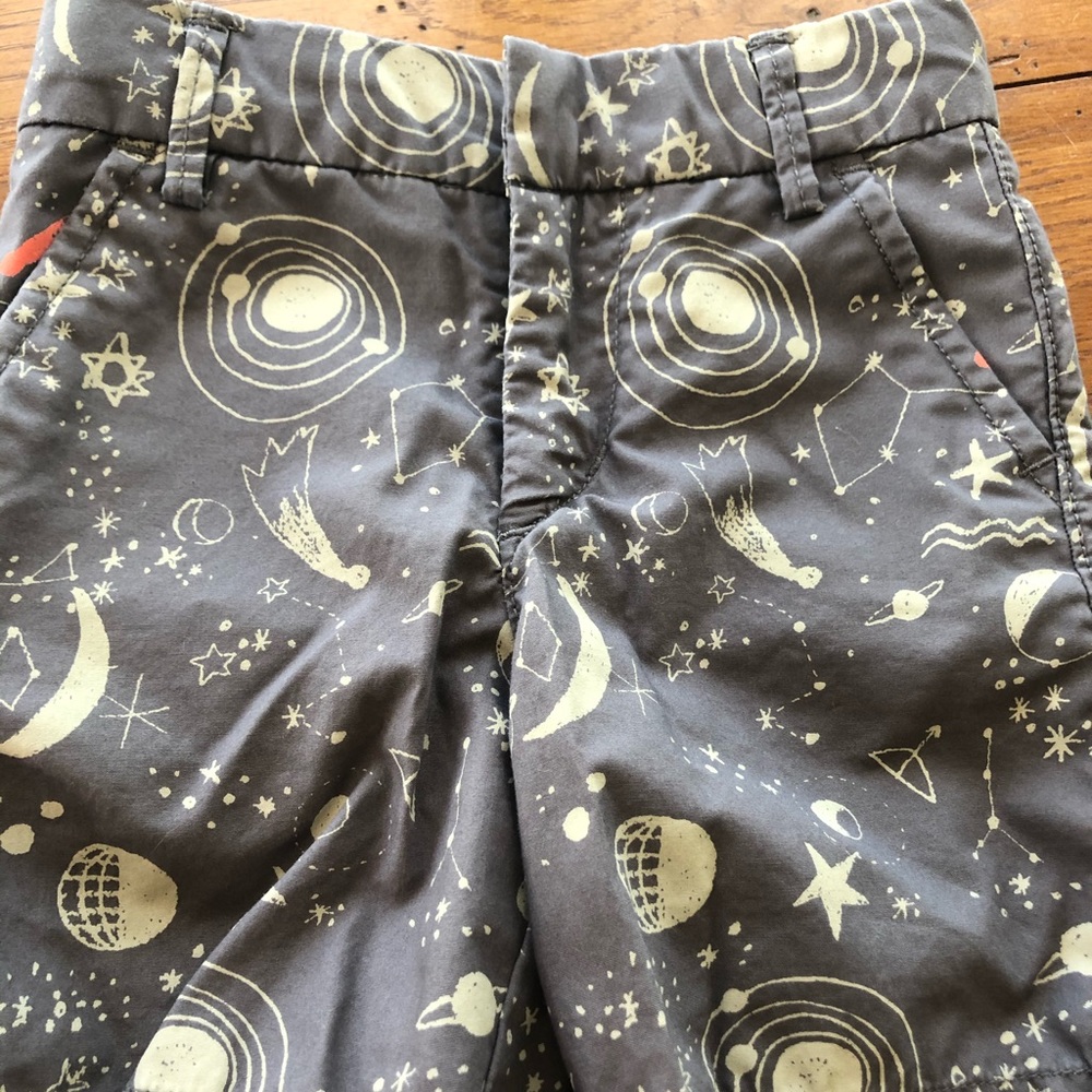 Gap 2 year shorts with space design